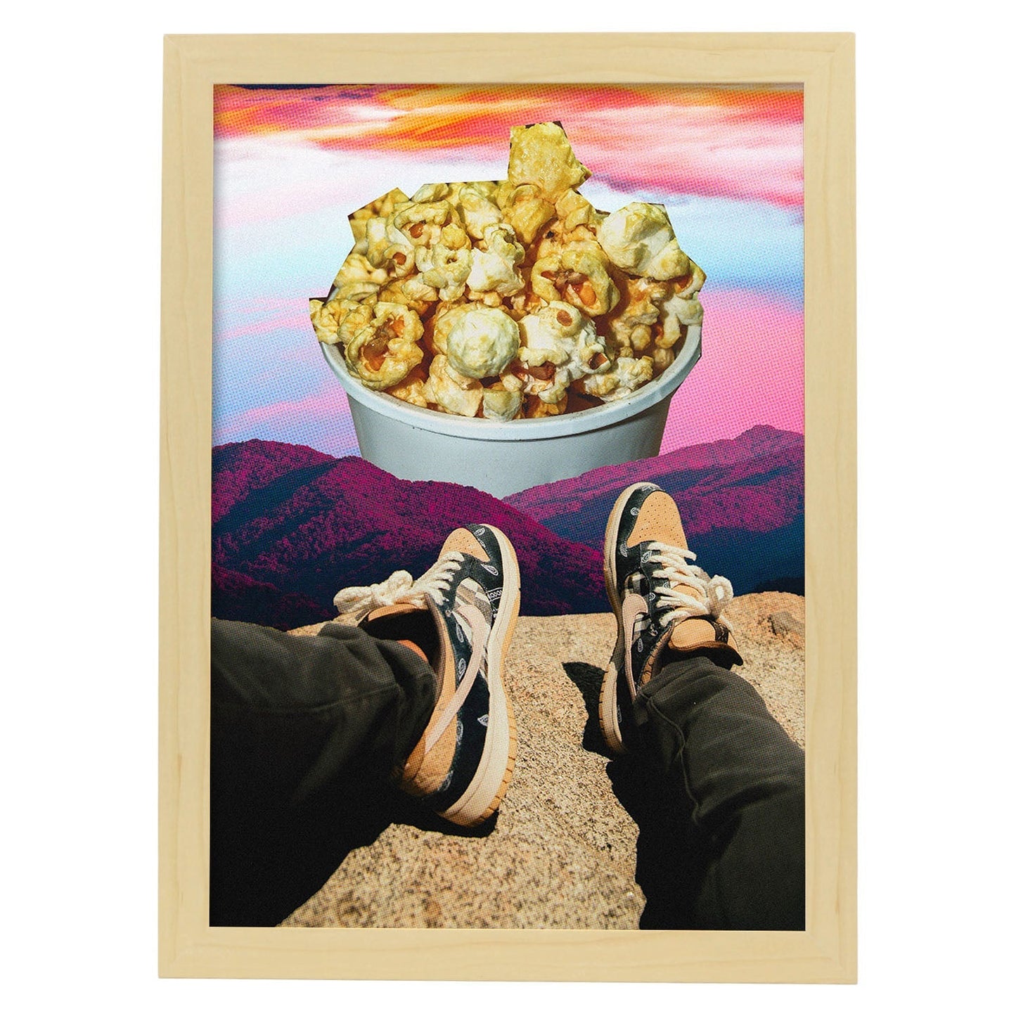 Lamina artistica decorativa con ilustración de Palomitas de maíz estilo Collage-Artwork-Nacnic-A4-Marco Madera clara-Nacnic Estudio SL