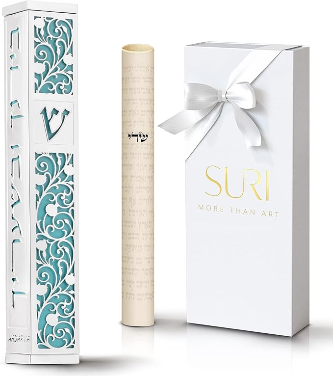 SURI Mezuzah para puerta con diseño de Jerusalén, estilo contemporáneo de mezuzá judío plateado y dorado de 5 pulgadas, incluye adhesivo Mezuzah para una fácil instalación, caja de regalo y pergamino no