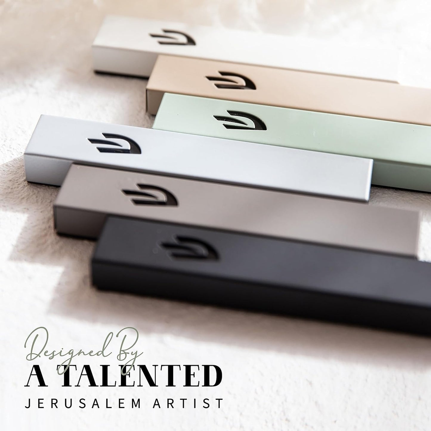 SURI Classic Mezuzah - Estuche autoadhesivo Nirosta plateado de 5 pulgadas con pergamino no kosher | Mezuzá judía moderna para interiores y exteriores, caja de regalo de Judaica incluida