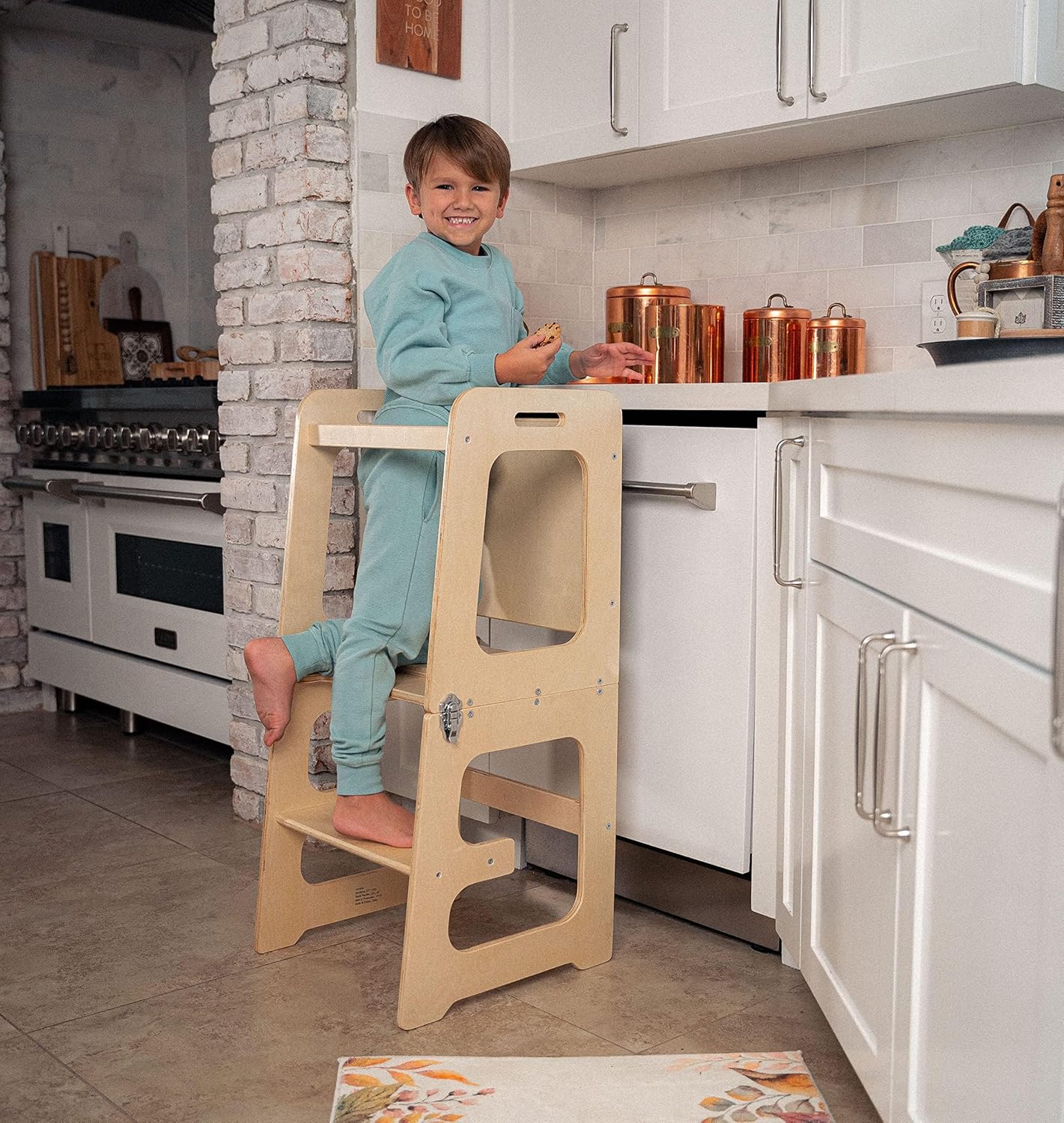Avenlur Date - Torre plegable 4 en 1 - Taburete con escalón para niños pequeños con pizarra, escritorio y silla - Taburete estilo Montessori y Waldorf para edades de 18 meses a 6 años