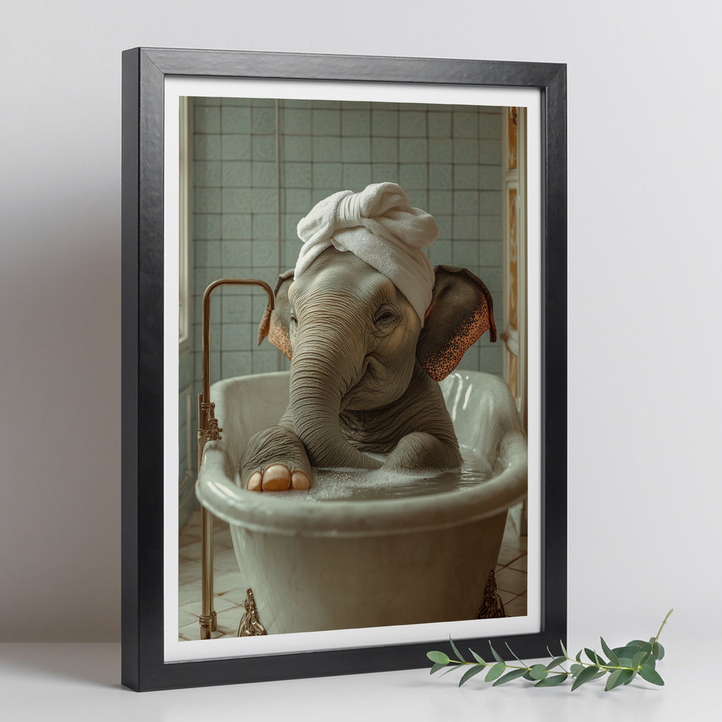 Set de 3 Cuadros Divertidos Animales en la Bañera, Simpático Elefante, Jirafa, Llama Póster con ilustración impresa en estilo fotográfico para decorar las paredes del Inodoro, Ducha, Cuarto de baño, WC