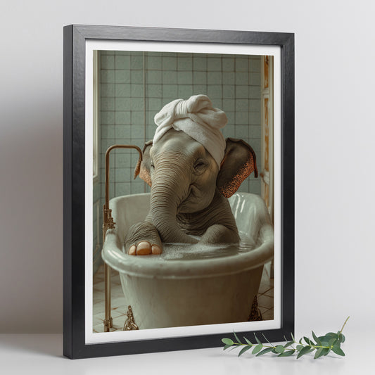Set de 3 Cuadros Divertidos Animales en la Bañera, Simpático Elefante, Jirafa, Llama Póster con ilustración impresa en estilo fotográfico para decorar las paredes del Inodoro, Ducha, Cuarto de baño, WC