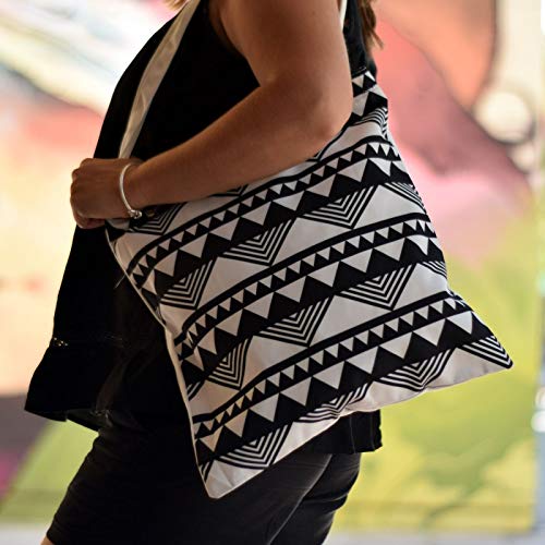 Bolsa Tote de tela | Diseño Geométrico Triángulos Blanco y Negro | Tote Bag con asas largas multiusos, reutilizable y ecológica.-Nacnic-Nacnic Estudio SL-para cada dia