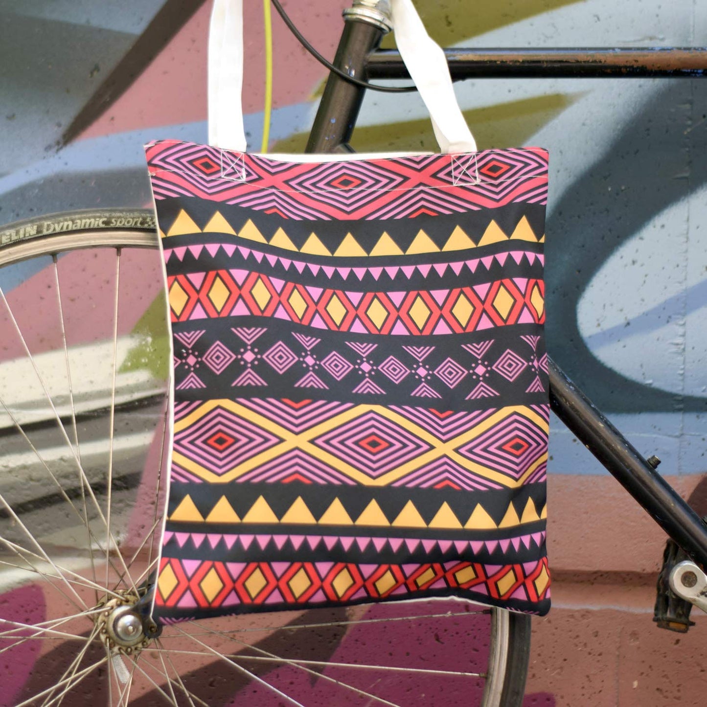 Bolsa Tote de tela | Estampado Geométrico Morado y Amarillo | Tote Bag con asas largas multiusos, reutilizable y ecológica.-Nacnic-Nacnic Estudio SL-para cada dia
