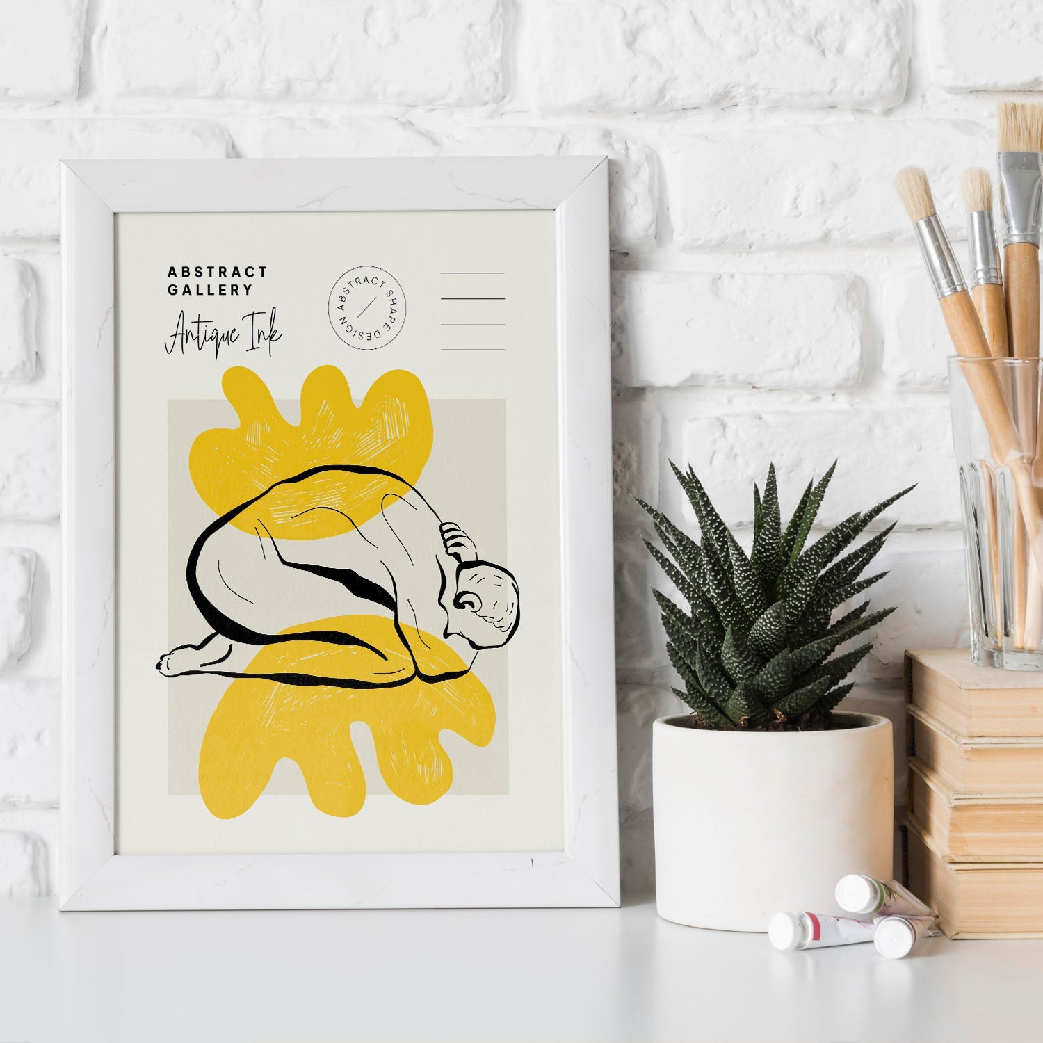 Curled up Ceasar-Artwork-Nacnic-Nacnic Estudio SL