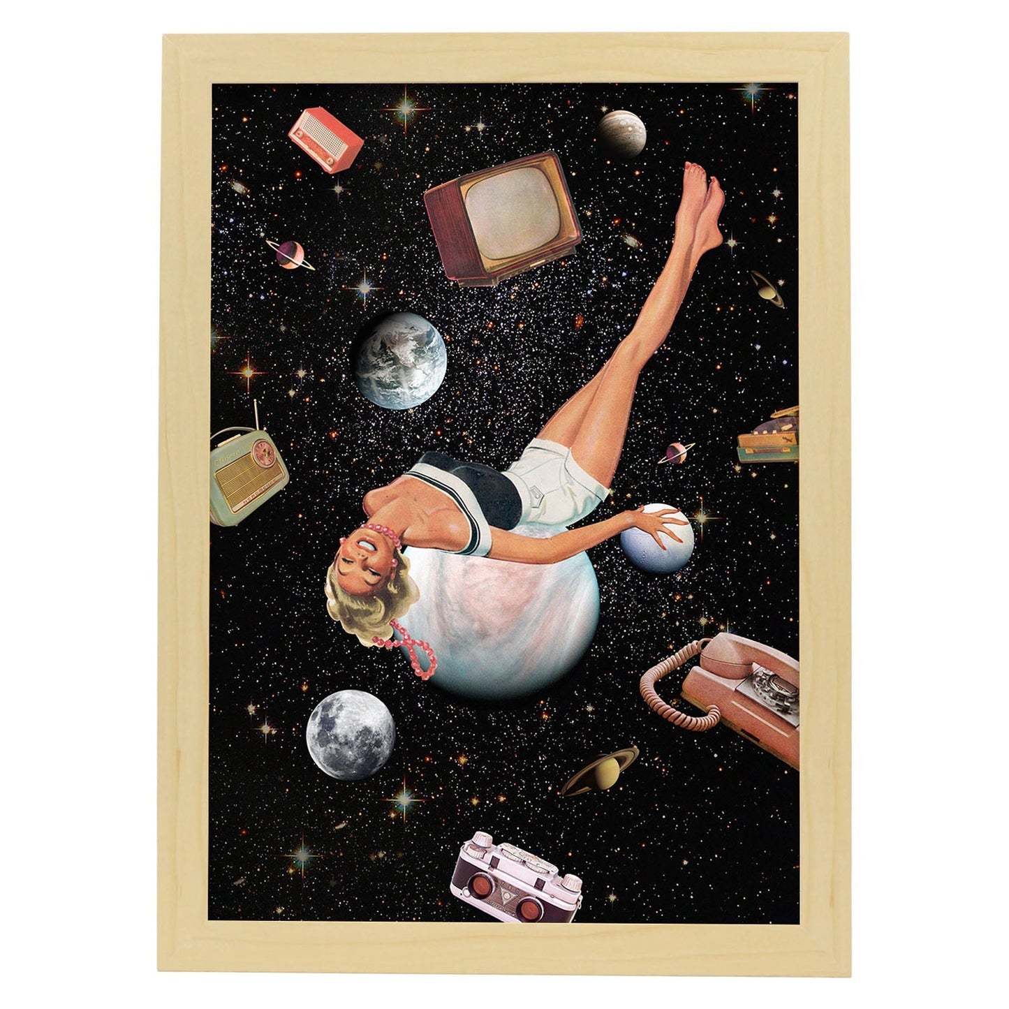 Lamina artistica decorativa con ilustración de Collage surrealista 32 estilo Collage-Artwork-Nacnic-A3-Marco Madera clara-Nacnic Estudio SL