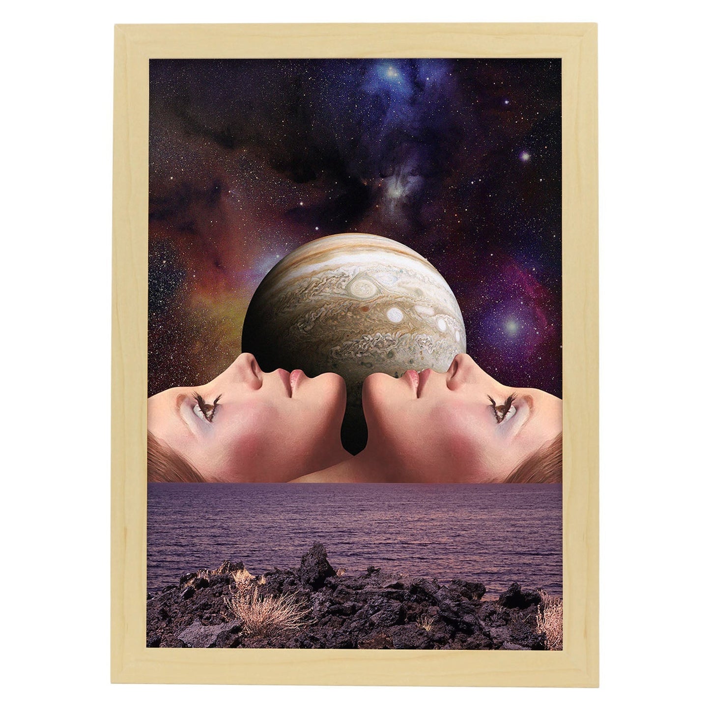 Lamina artistica decorativa con ilustración de Collage surrealista 48 estilo Collage-Artwork-Nacnic-A4-Marco Madera clara-Nacnic Estudio SL