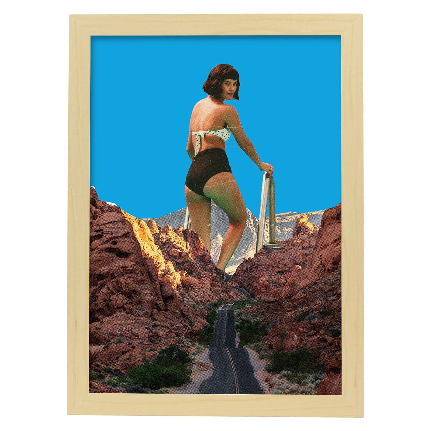 Lamina artistica decorativa con ilustración de Mujer estilo Collage-Artwork-Nacnic-A3-Marco Madera clara-Nacnic Estudio SL