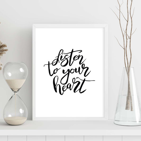 Lámina con mensajes felices en blanco y negro.Poster 'Escucha A Tu Corazon'-Artwork-Nacnic-Nacnic Estudio SL