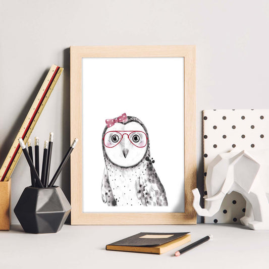 Lámina infantil Buho bebe con gafas y lazo Poster animales infantiles-Artwork-Nacnic-Nacnic Estudio SL