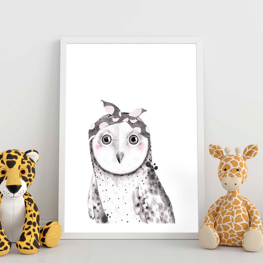 Lámina infantil Buho bebe con pañuelo gris y rosa Poster animales infantiles-Artwork-Nacnic-Nacnic Estudio SL