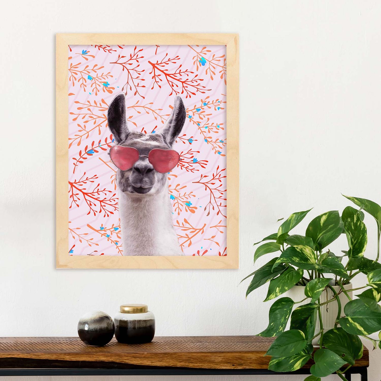 Lámina Llama Funky. Pósters con collages de Pop Art. Fondos con coloridos patrones funky. Decoración de interiores. Tamaño A4.-Nacnic-Nacnic Estudio SL