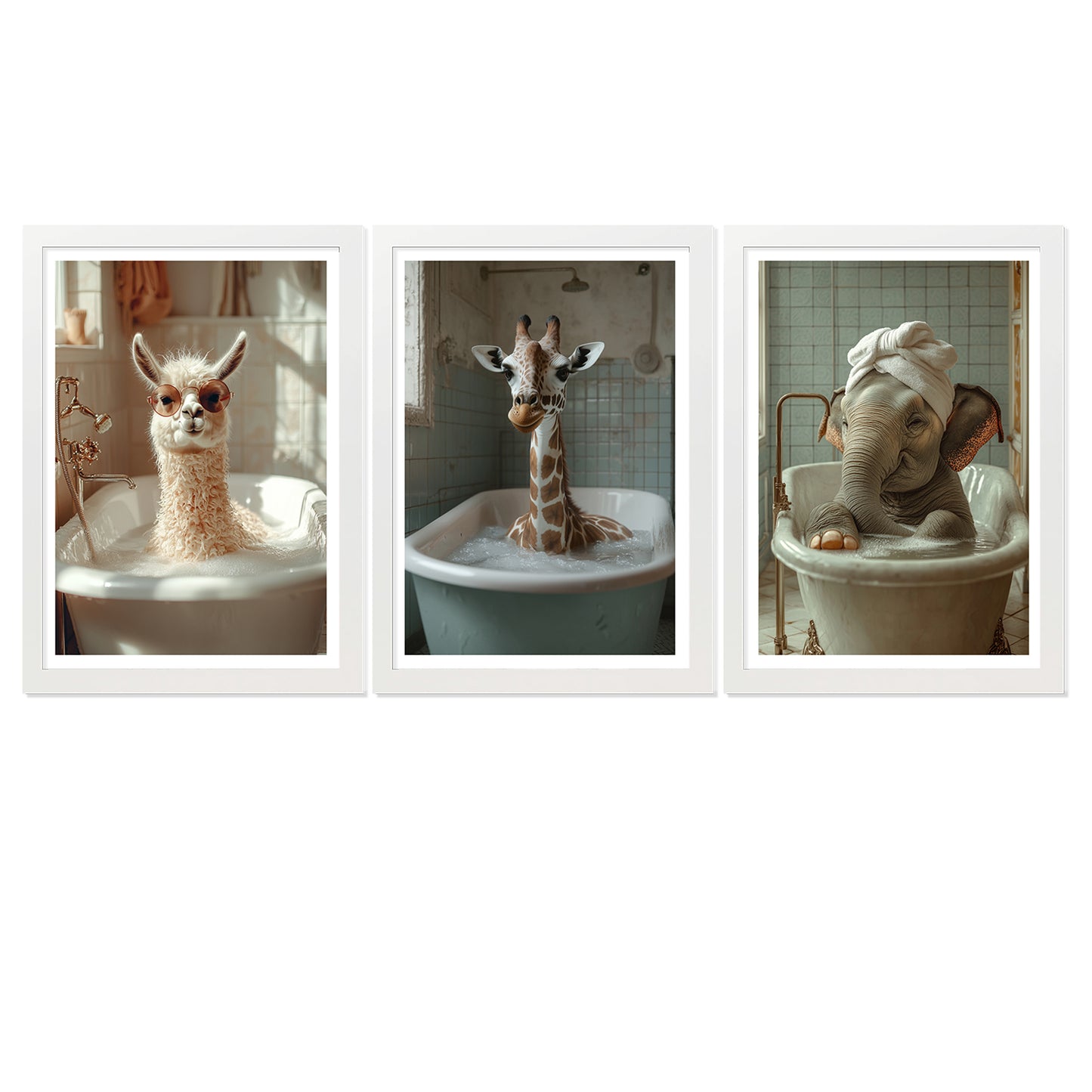 Set de 3 Cuadros Divertidos Animales en la Bañera, Simpático Elefante, Jirafa, Llama Póster con ilustración impresa en estilo fotográfico para decorar las paredes del Inodoro, Ducha, Cuarto de baño, WC