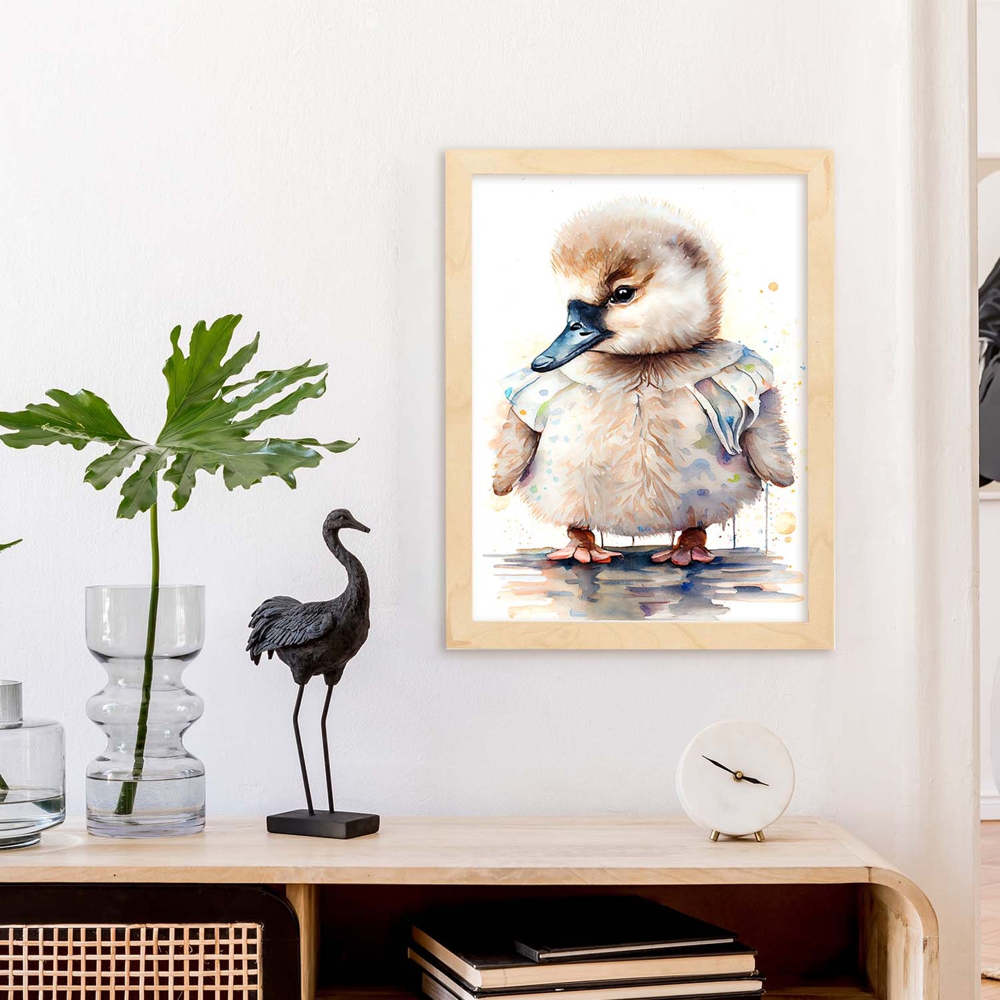 Nacnic baby cygnet sobre fondo blanco sonriendo con algo. Estampados de arte de pared estético para el diseño de dormitorio o sala de estar.-Artwork-Nacnic-Nacnic Estudio SL