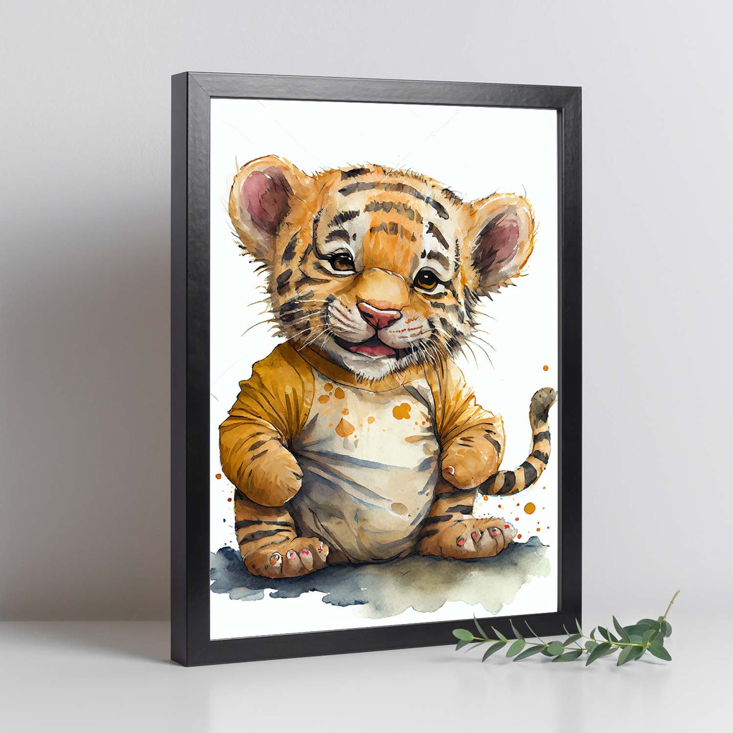 Nacnic Baby Tiger Cub sobre fondo blanco sonriendo con s. Estampados de arte de pared estético para el diseño de dormitorio o sala de estar.-Artwork-Nacnic-Nacnic Estudio SL