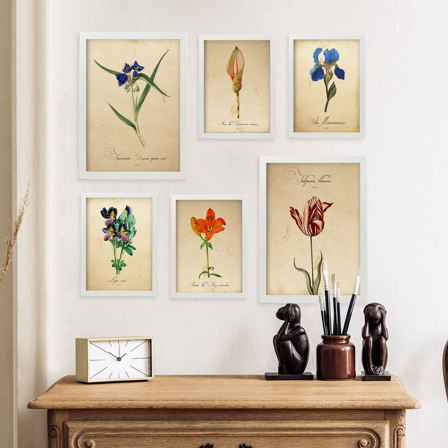 Set de 6 láminas botánicas estilo vintage con flores ilustradas en tonos azules, rojos y naranjas sobre fondo envejecido para salón, dormitorio o pasillo, 2 grandes y 4 medianos
