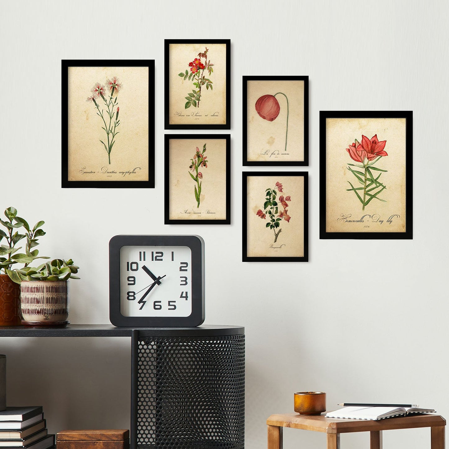Set de 6 láminas botánicas vintage con ilustraciones de flores rojas en papel envejecido para decorar salón, pasillo o dormitorio clásico – 2 grandes y 4 medianos