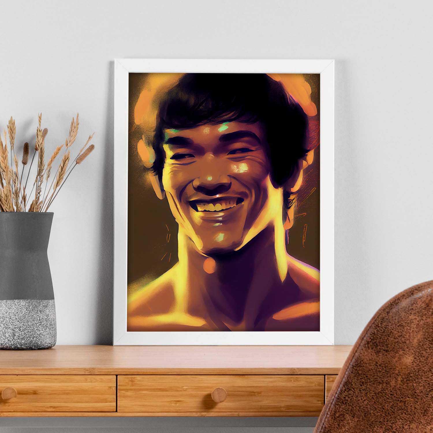 Nacnic Bruce Lee sonriendo al estilo de figura dinámica de estilo Pixar. Estampados de arte de pared estético para el diseño de dormitorio o sala de estar.-Artwork-Nacnic-Nacnic Estudio SL