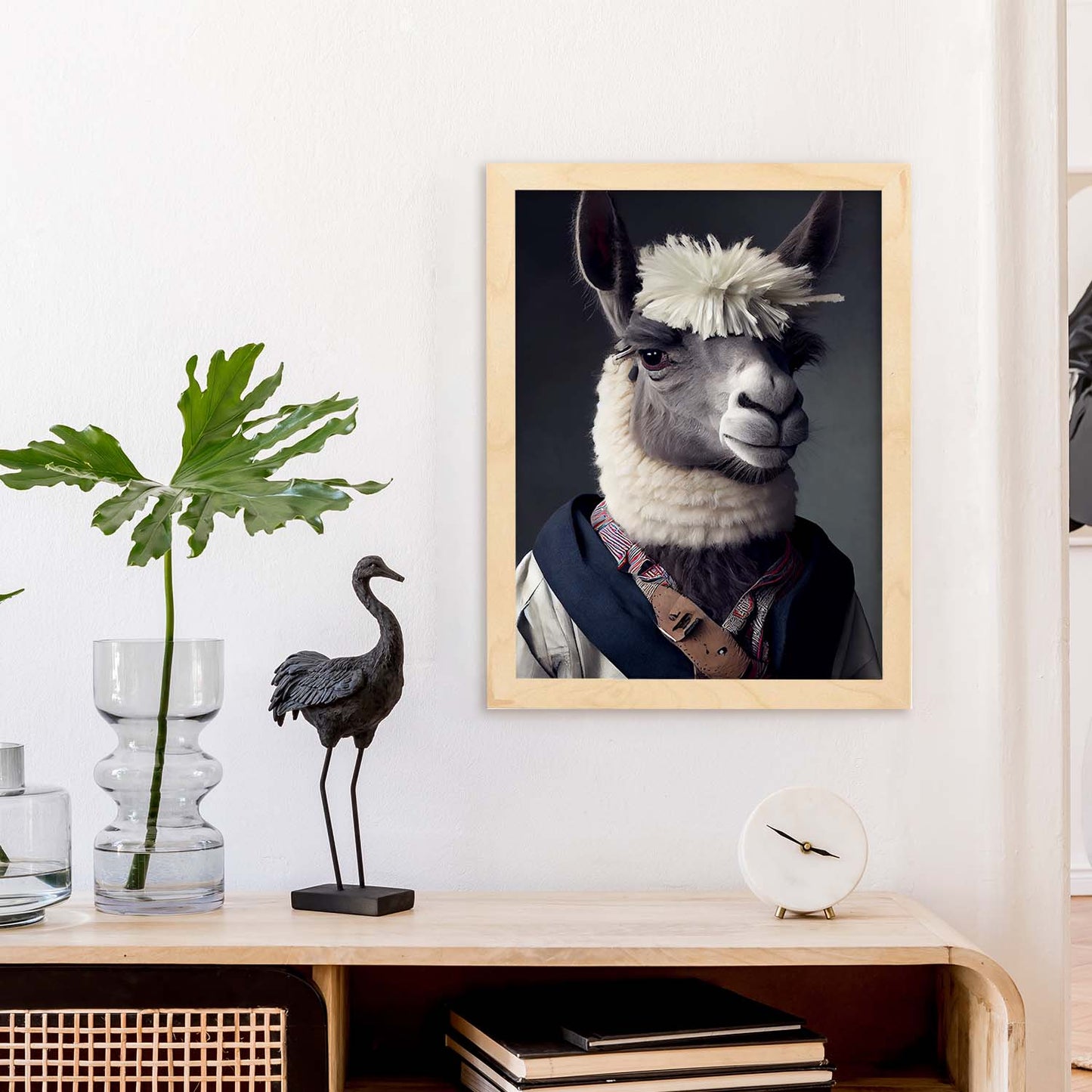 Nacnic una llama vestida con ropa humana pequeña sonrisa. Estampados de arte de pared estético para el diseño de dormitorio o sala de estar.-Artwork-Nacnic-Nacnic Estudio SL