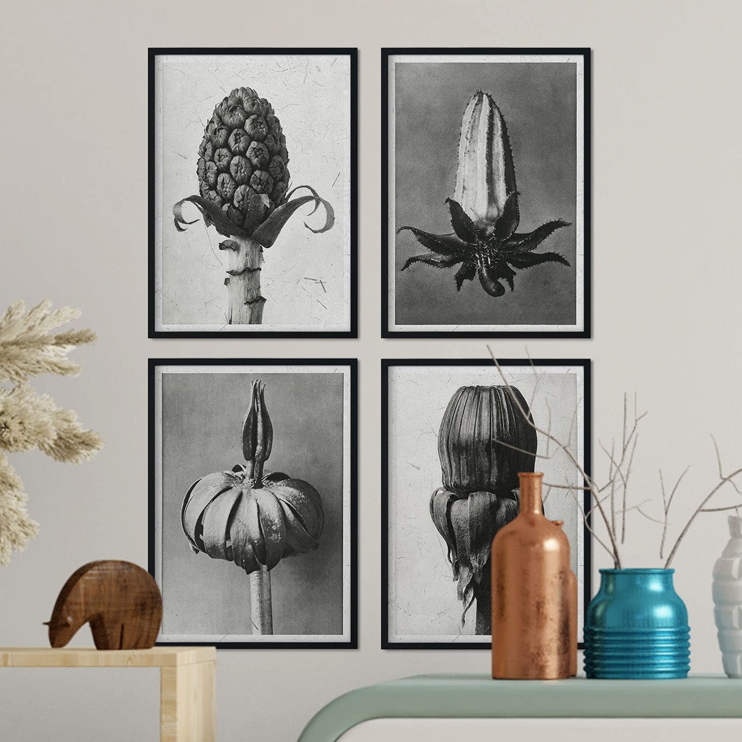 Pack de láminas Brotes. Pósters con ilustraciones de flores y plantas en tonos grises.-Artwork-Nacnic-Nacnic Estudio SL