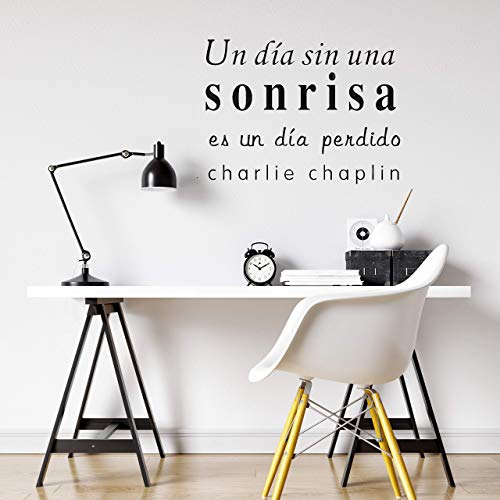 Pegatina de pared wall decor UN DIA SIN UNA SONRISA ES UN DIA PERDIDO. Vinilo decorativo es español. Pegatina decorativa Decoración Salón Hogar Oficina Tiendas Habitacion.-Nacnic-Nacnic Estudio SL
