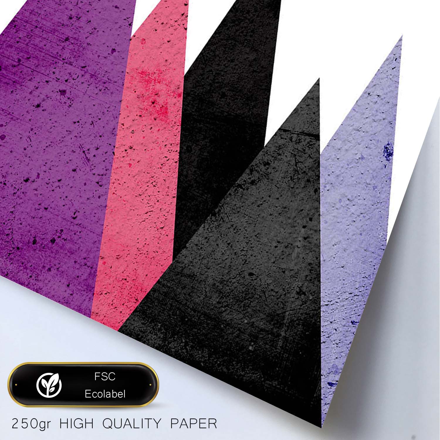 Poster con dibújo de montañas geométricas. Lámina Montañas moradas negras, ilustrada con con formas y figuras llenas de color.-Artwork-Nacnic-Nacnic Estudio SL