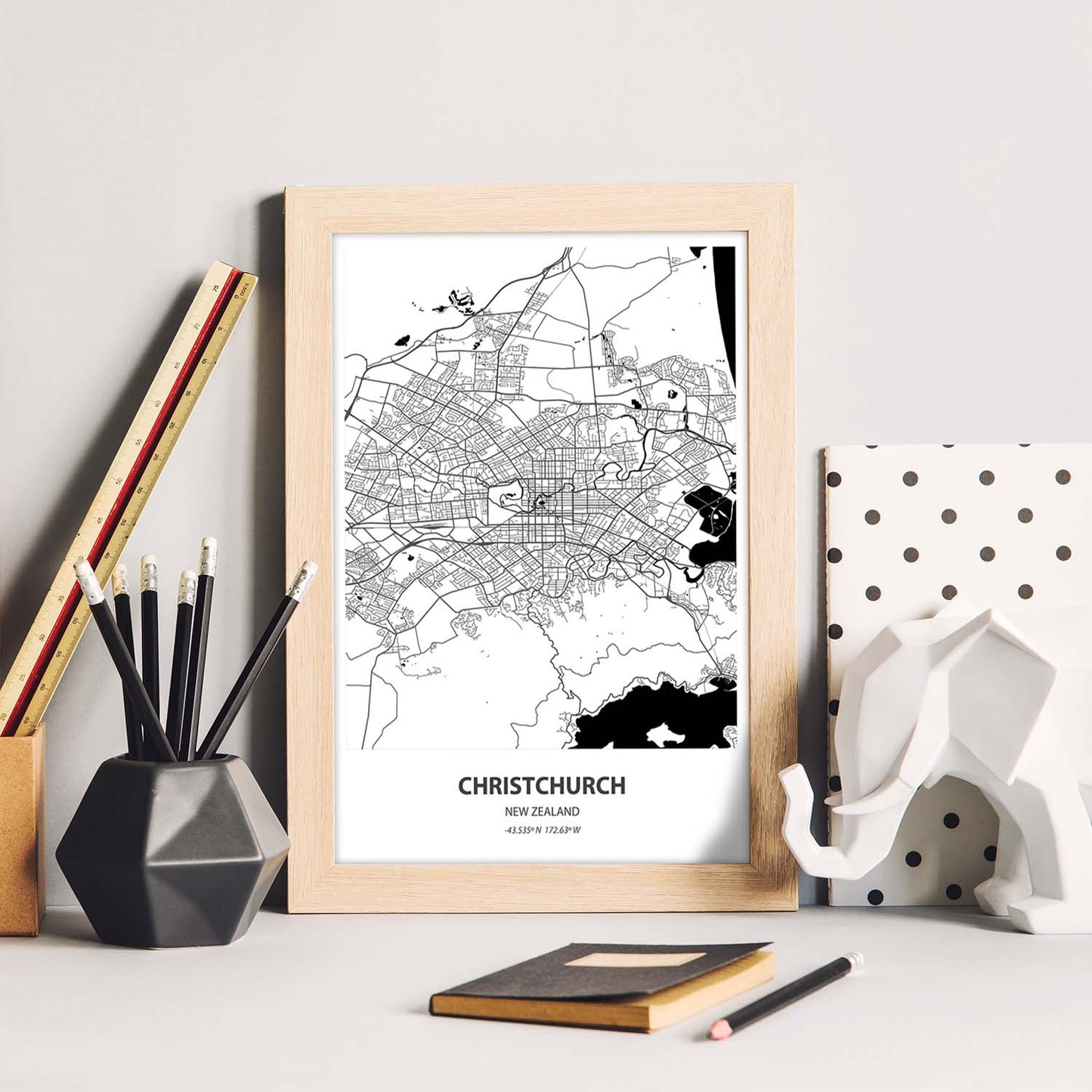 Poster con mapa de Christichurch - Nueva Zelanda. Láminas de ciudades de Australia con mares y ríos en color negro.-Artwork-Nacnic-Nacnic Estudio SL