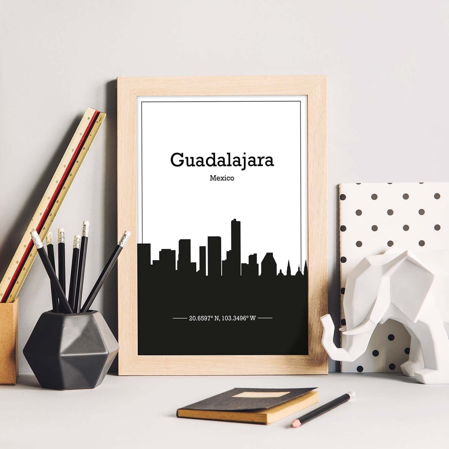 Poster con mapa de Guadalajar - Mexico. Láminas con Skyline de ciudades de Estados Unidos, Canada, Mexico con sombra negra.-Artwork-Nacnic-Nacnic Estudio SL