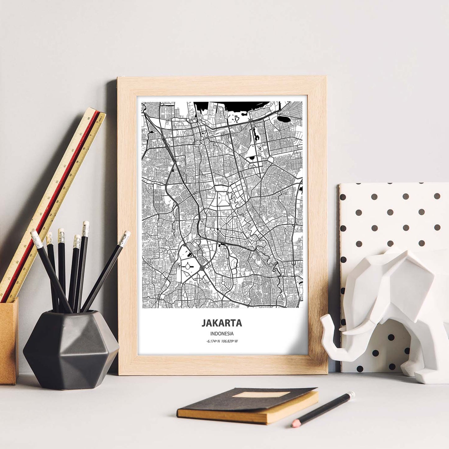 Poster con mapa de Jakarta - Indonesia. Láminas de ciudades de Asia con mares y ríos en color negro.-Artwork-Nacnic-Nacnic Estudio SL