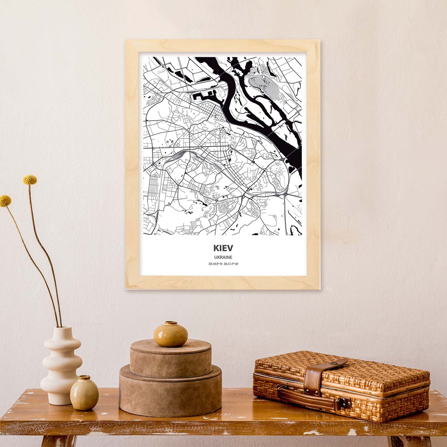 Poster con mapa de Kiev - Ucrania. Láminas de ciudades de Europa con mares y ríos en color negro.-Artwork-Nacnic-Nacnic Estudio SL