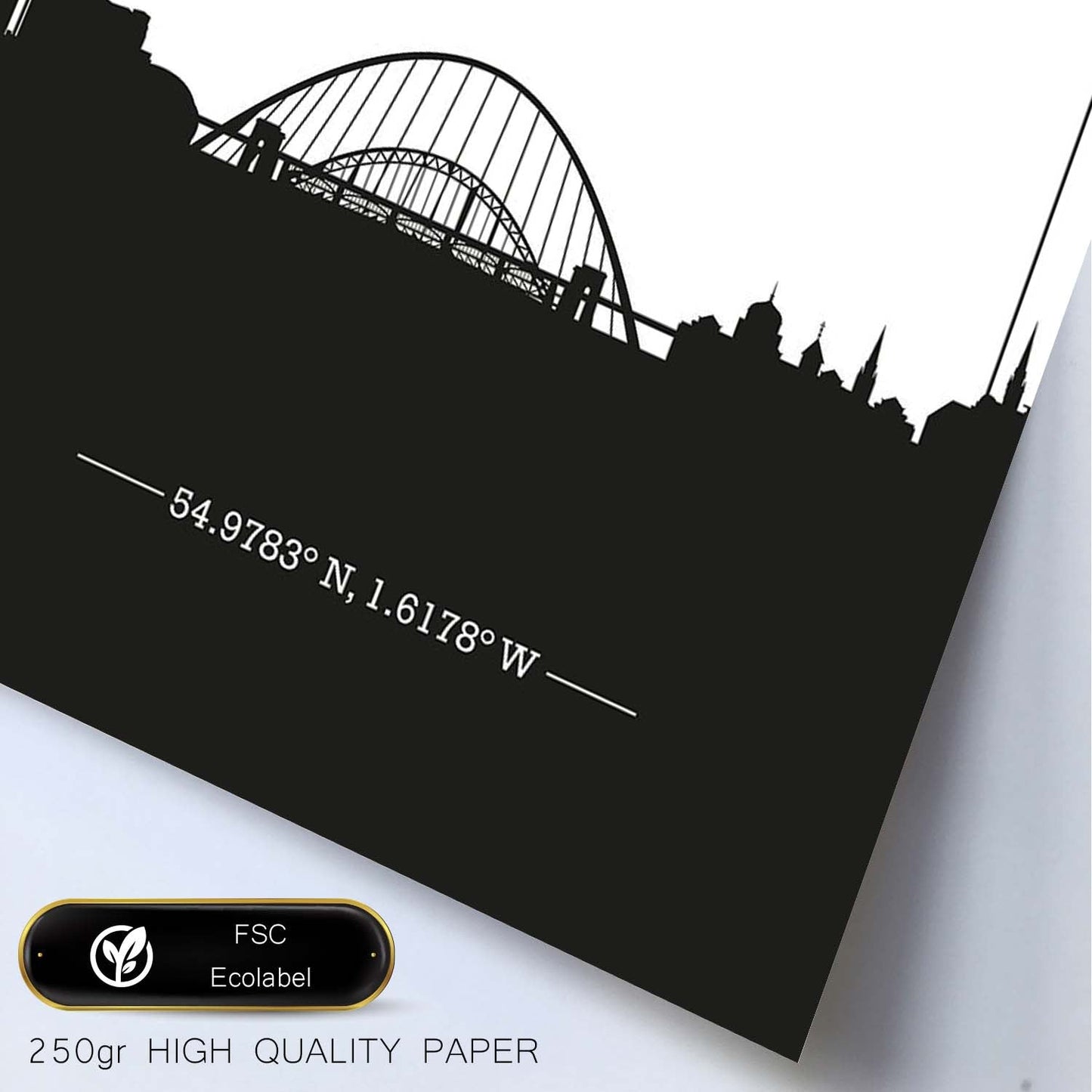 Poster con mapa de Newcastle - Inglaterra. Láminas con Skyline de ciudades de Inglaterra e Irlanda con sombra negra.-Artwork-Nacnic-Nacnic Estudio SL