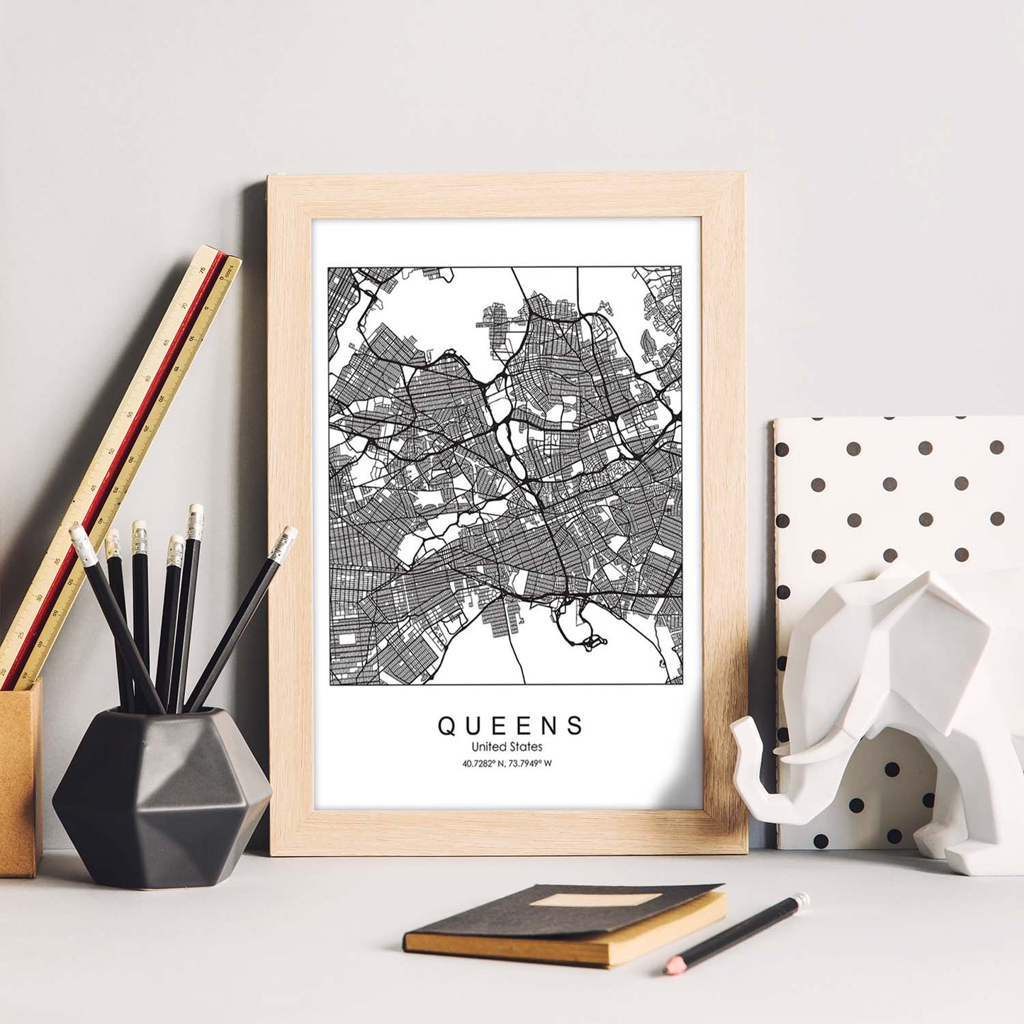 Poster con mapa de Queens. Lámina de Estados Unidos, con imágenes de mapas y carreteras-Artwork-Nacnic-Nacnic Estudio SL