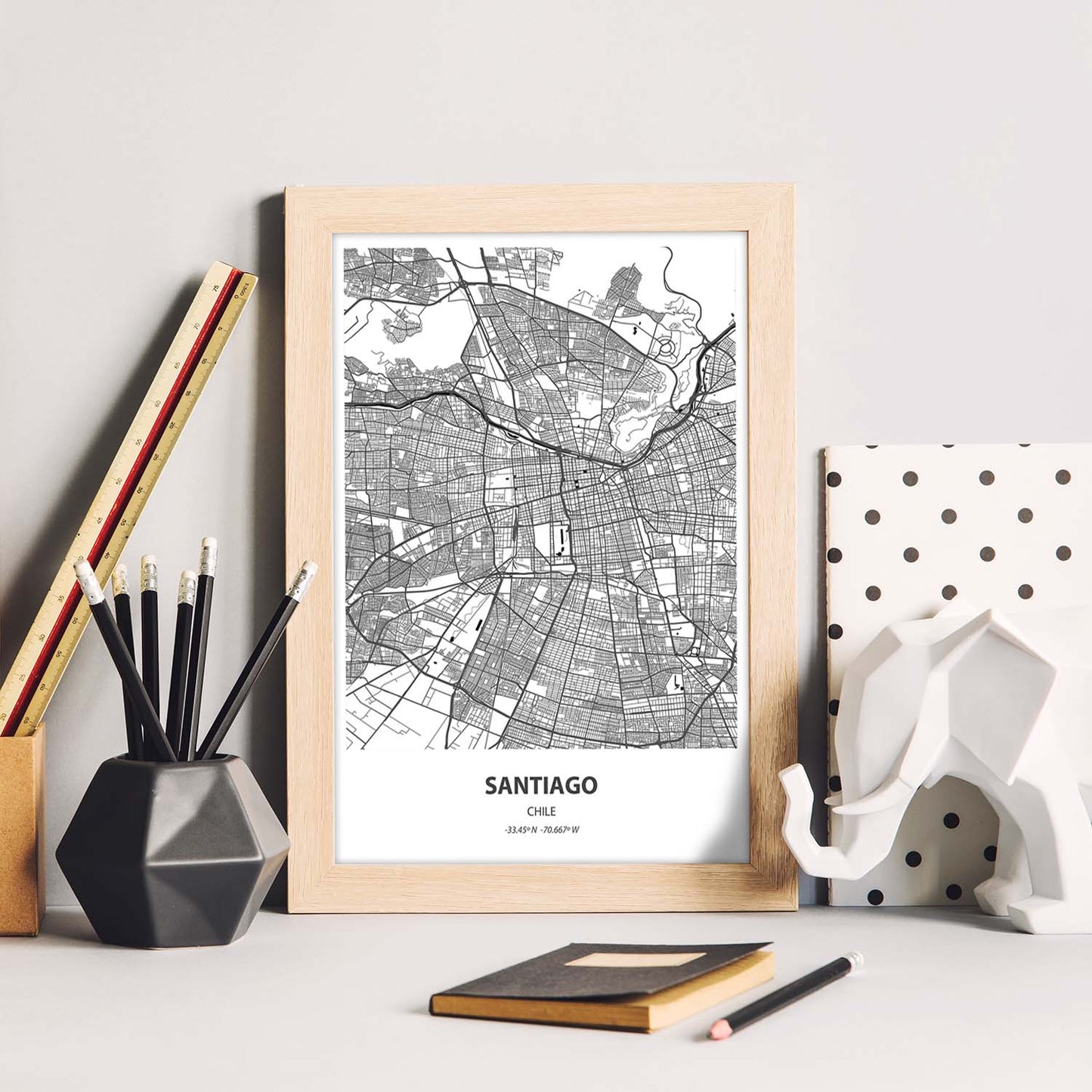 Poster con mapa de Santiago - Chile. Láminas de ciudades de Latinoamérica con mares y ríos en color negro.-Artwork-Nacnic-Nacnic Estudio SL