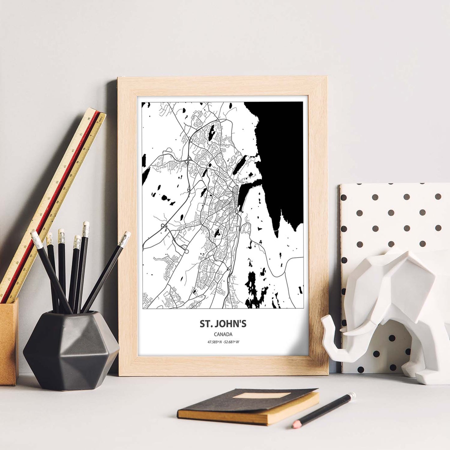 Poster con mapa de St. Johns - Canada. Láminas de ciudades de Canada con mares y ríos en color negro.-Artwork-Nacnic-Nacnic Estudio SL