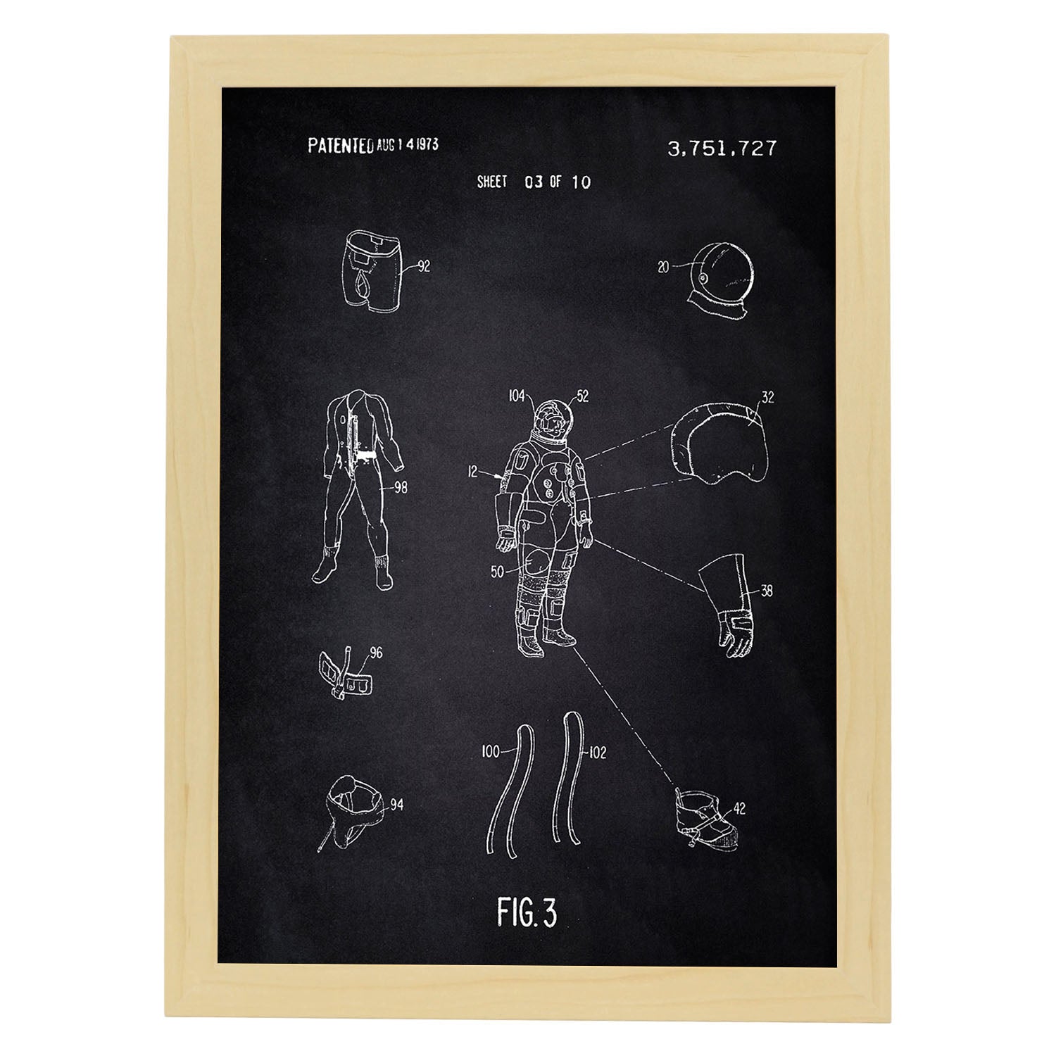 Poster con patente de Ropa astronauta1. Lámina con diseño de patente antigua-Artwork-Nacnic-A3-Marco Madera clara-Nacnic Estudio SL