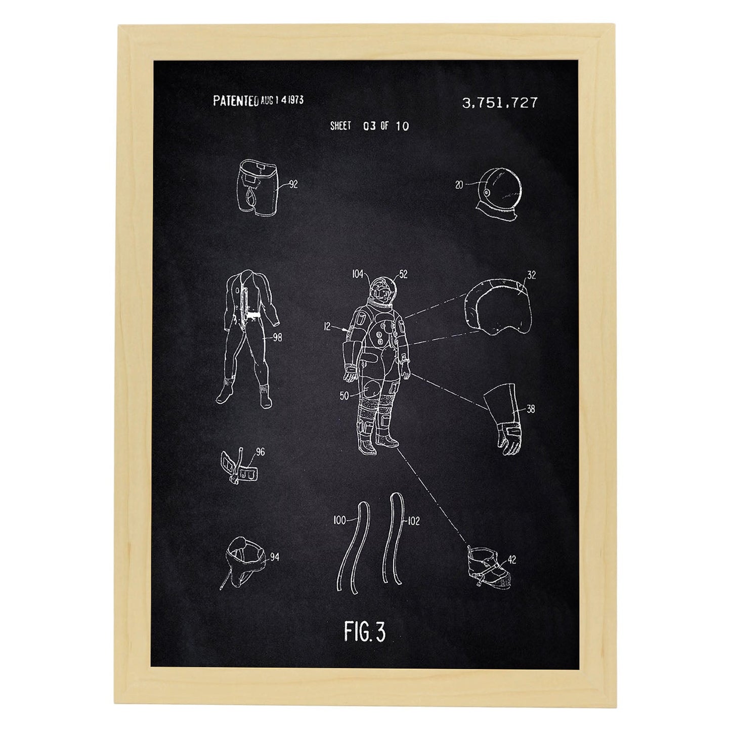 Poster con patente de Ropa astronauta1. Lámina con diseño de patente antigua-Artwork-Nacnic-A4-Marco Madera clara-Nacnic Estudio SL