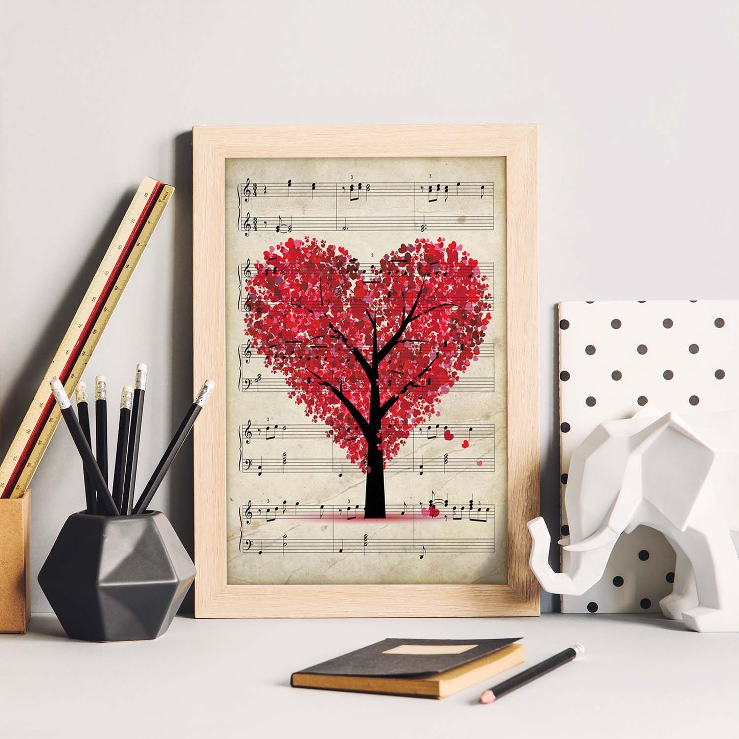 Poster de Arbol corazon sobre partitura. Láminas de imágenes con partituras. Diseño de música para el hogar.-Artwork-Nacnic-Nacnic Estudio SL