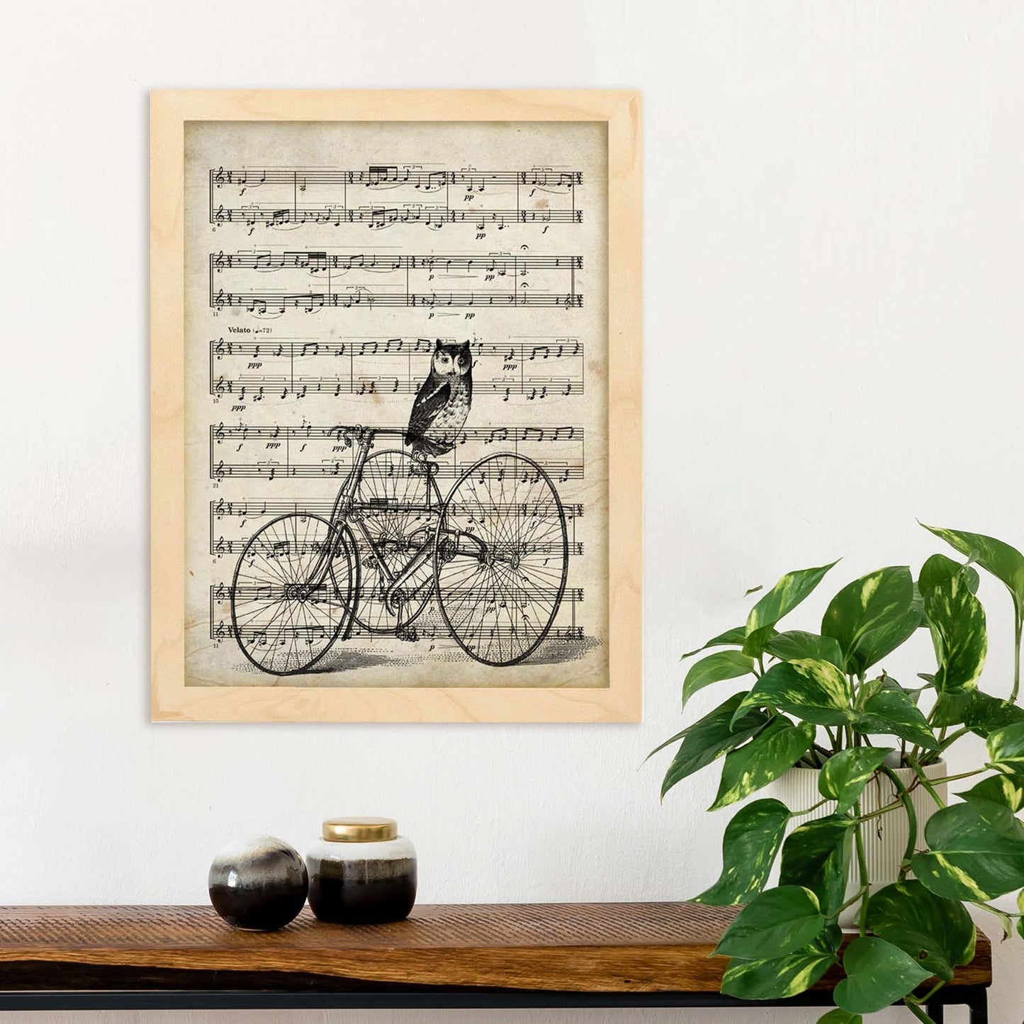 Poster de Buho en bicicleta sobre partitura. Láminas de imágenes con partituras. Diseño de música para el hogar.-Artwork-Nacnic-Nacnic Estudio SL