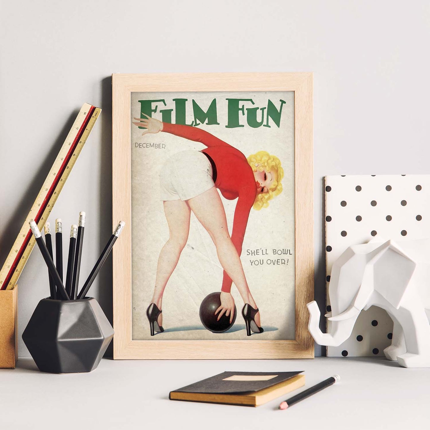 Poster vintage de Jugando a los bolos. con imágenes vintage y de publicidad antigua.-Artwork-Nacnic-Nacnic Estudio SL