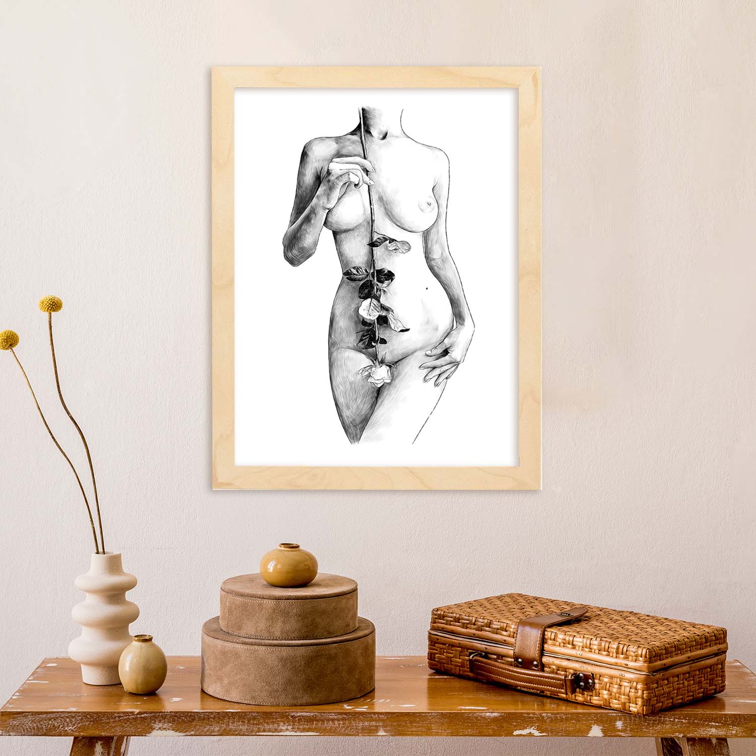 Posters eróticos. Lámina Pecho con flores dibujada con imágenes sensuales del cuerpo femenino.-Artwork-Nacnic-Nacnic Estudio SL