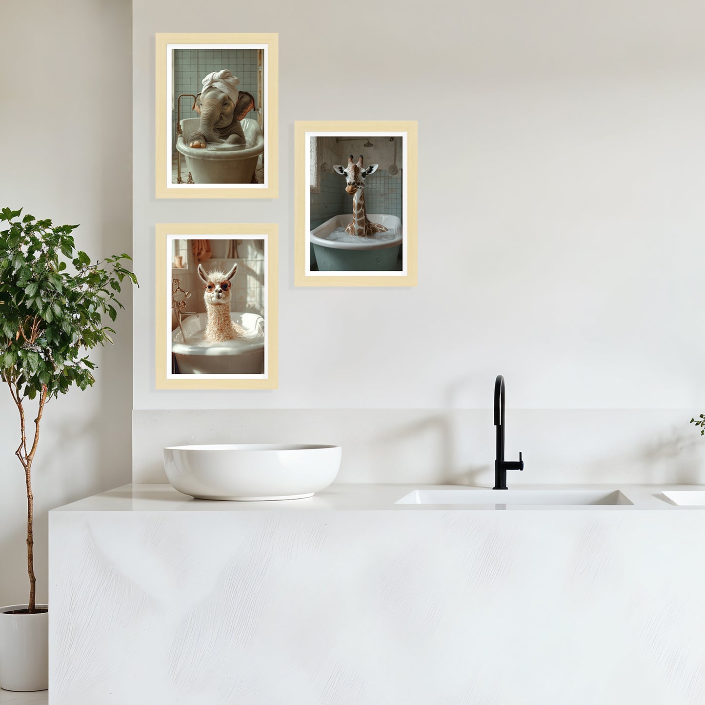 Set de 3 Cuadros Divertidos Animales en la Bañera, Simpático Elefante, Jirafa, Llama Póster con ilustración impresa en estilo fotográfico para decorar las paredes del Inodoro, Ducha, Cuarto de baño, WC