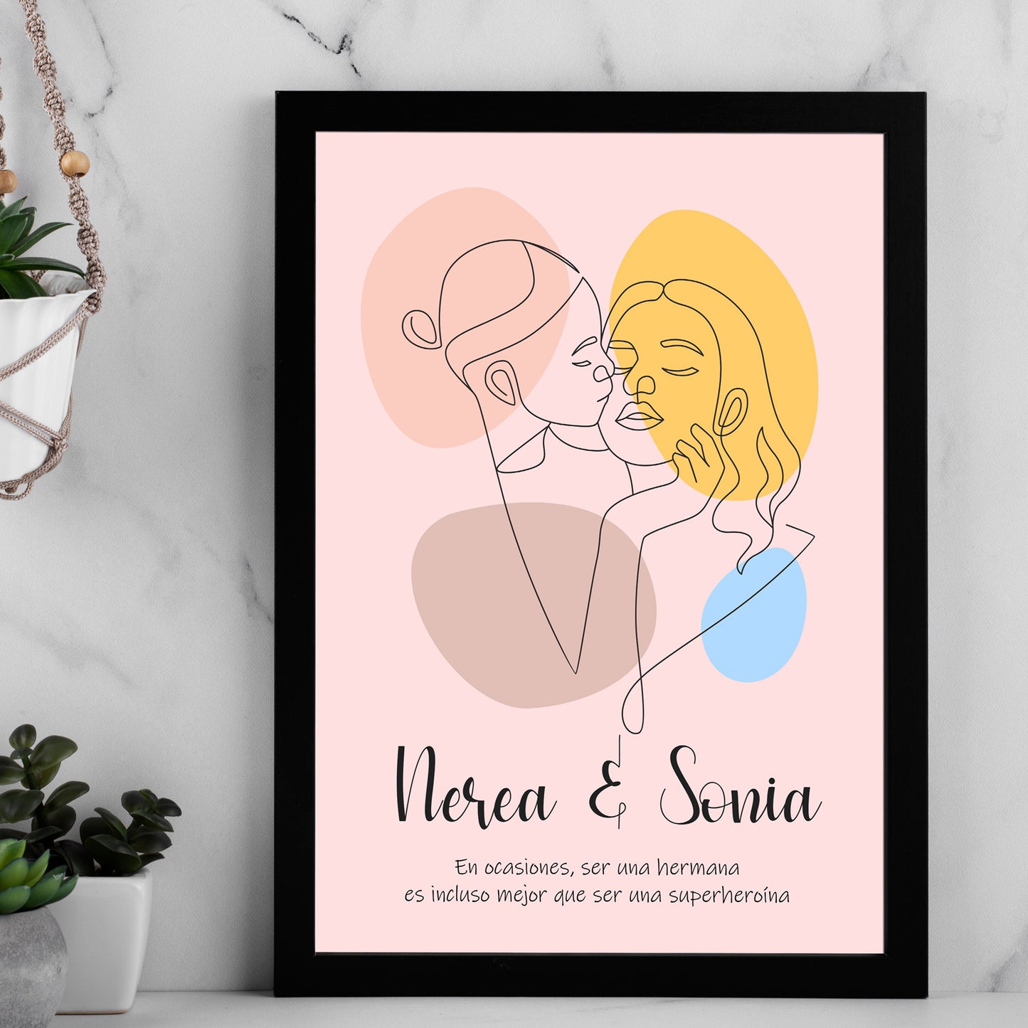 Lámina Personalizada Beso De Hermanas Con Nombre Y Frase Superheroinas Regalo De Diseño Para Momentos Unicos. Ideal Para Eventos. Cumpleaños, Aniversarios, Nacimientos