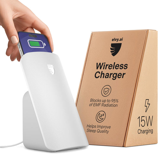 Cargador inalámbrico rápido Qi Elvy para celulares: diseñado con tecnología de gestión de campos electromagnéticos para una carga optimizada y protección ambiental avanzada. Probado en laboratorio por Ordos Tech en 2023 (Blancanieves).