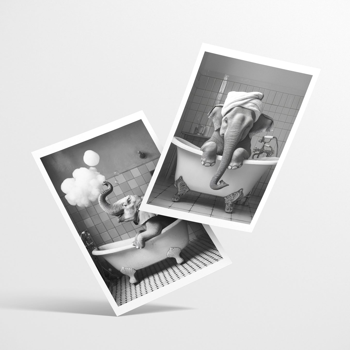 Set de 2 Cuadros Elefante en la Bañera con Simpáticos Animales en Blanco y Negro Ilustración impresa para decorar las paredes del Inodoro, Ducha, Cuarto de baño, Aseo, WC