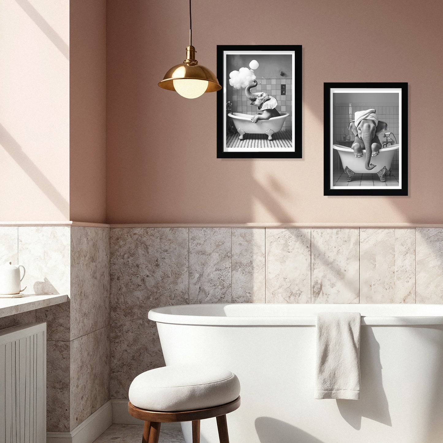 Set de 2 Cuadros Elefante en la Bañera con Simpáticos Animales en Blanco y Negro Ilustración impresa para decorar las paredes del Inodoro, Ducha, Cuarto de baño, Aseo, WC