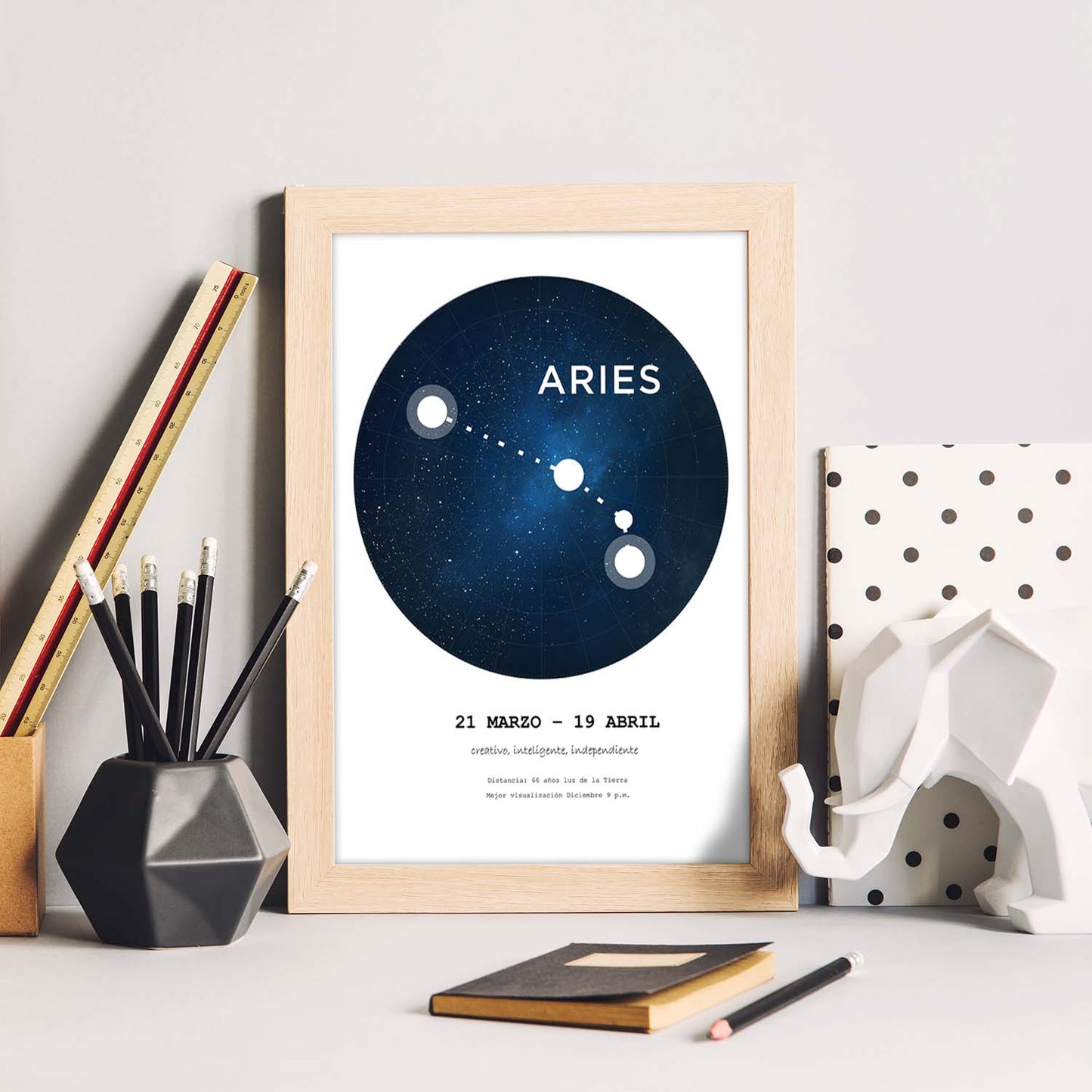 Lamina con la constelación Aries. Poster con símbolo del zodiaco en y fondo blanco-Artwork-Nacnic-Nacnic Estudio SL