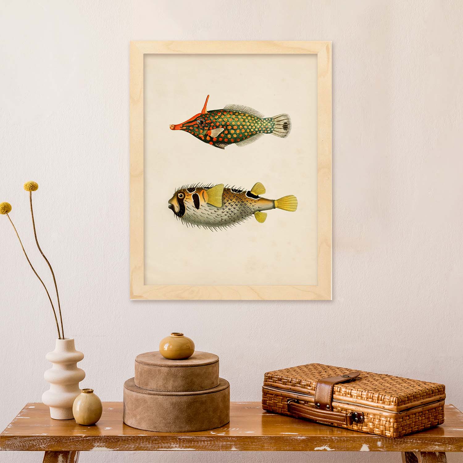 Lámina de dos peces amarillo, verde negro y rojo en , fondo papel vintage.-Artwork-Nacnic-Nacnic Estudio SL