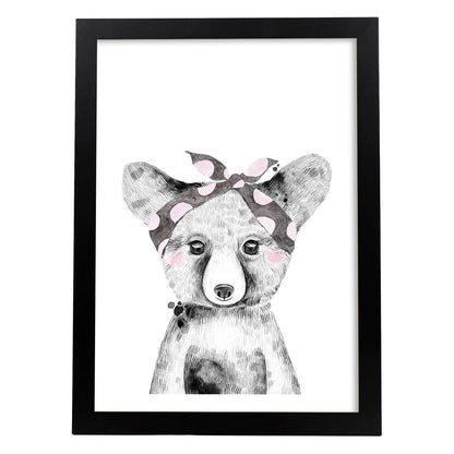 Lámina infantil Oso bebe con panuelo gris y rosa Poster animales infantiles-Artwork-Nacnic-A4-Marco Negro-Nacnic Estudio SL
