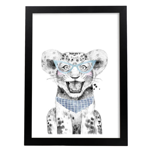 Lámina Leon infantil con gafas azules y pañuelo Poster animales infantiles-Artwork-Nacnic-A4-Marco Negro-Nacnic Estudio SL