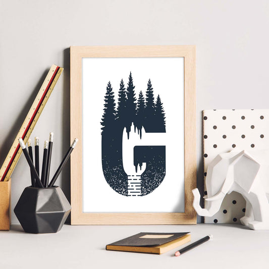 Letra G con bosque y montañas. Naturaleza.Posters de letras con diseño.-Artwork-Nacnic-Nacnic Estudio SL